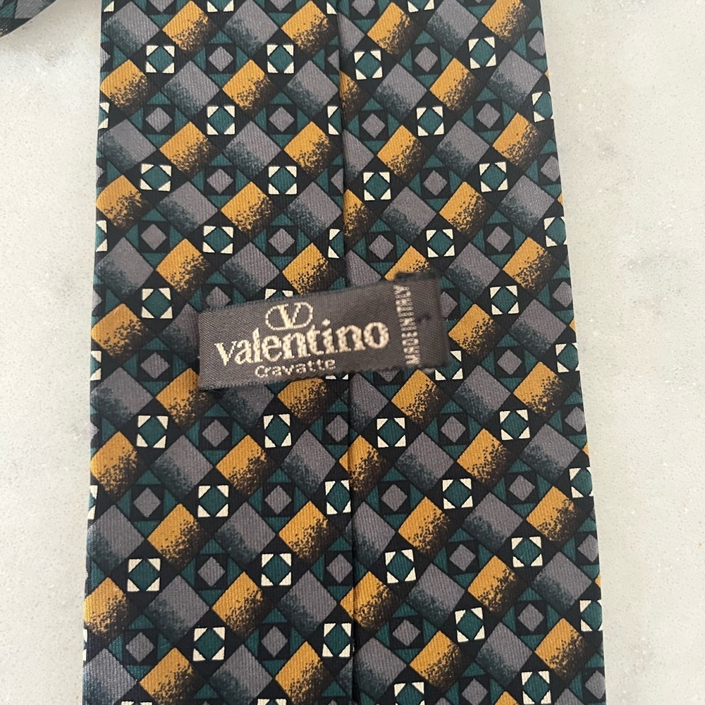 Vintage Valentino Tie 100% silk - Picture 2 of 7